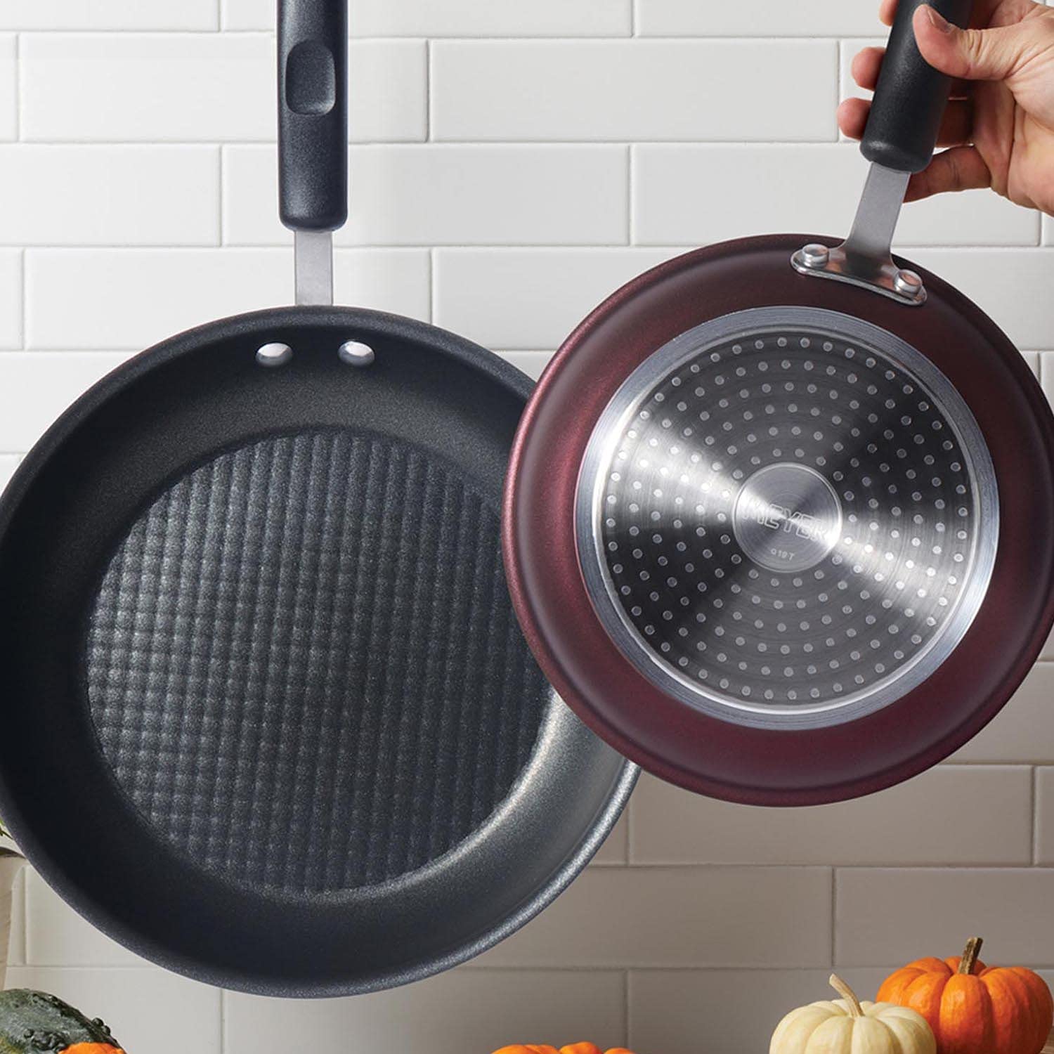 Meyer - PreSeasoned Curved Roti Tawa Cast Iron TOXIN-Free 26 Cm Black - Ghar Sajawat